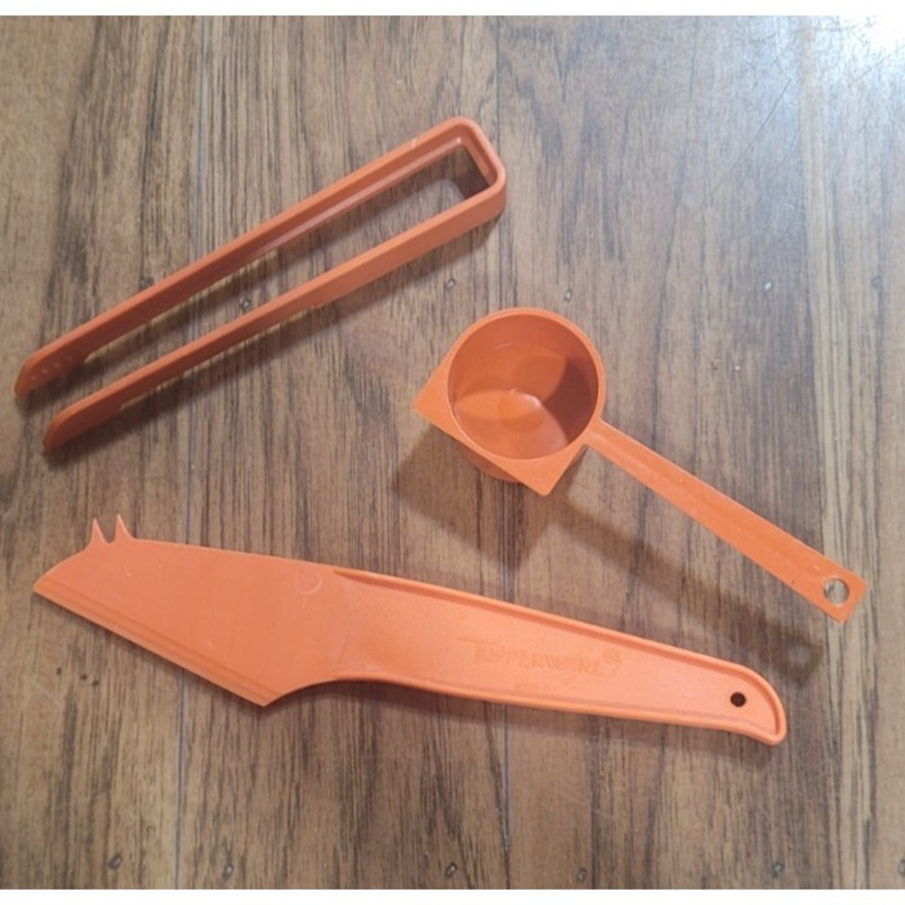 Lot of 3 Vintage TUPPERWARE-   orange scoop, lettuce slicer, and tongs